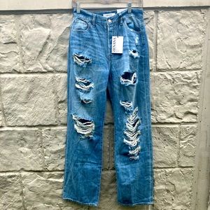 NWT Zenana Outfitters distressed denim women’s jeans size 26 Long